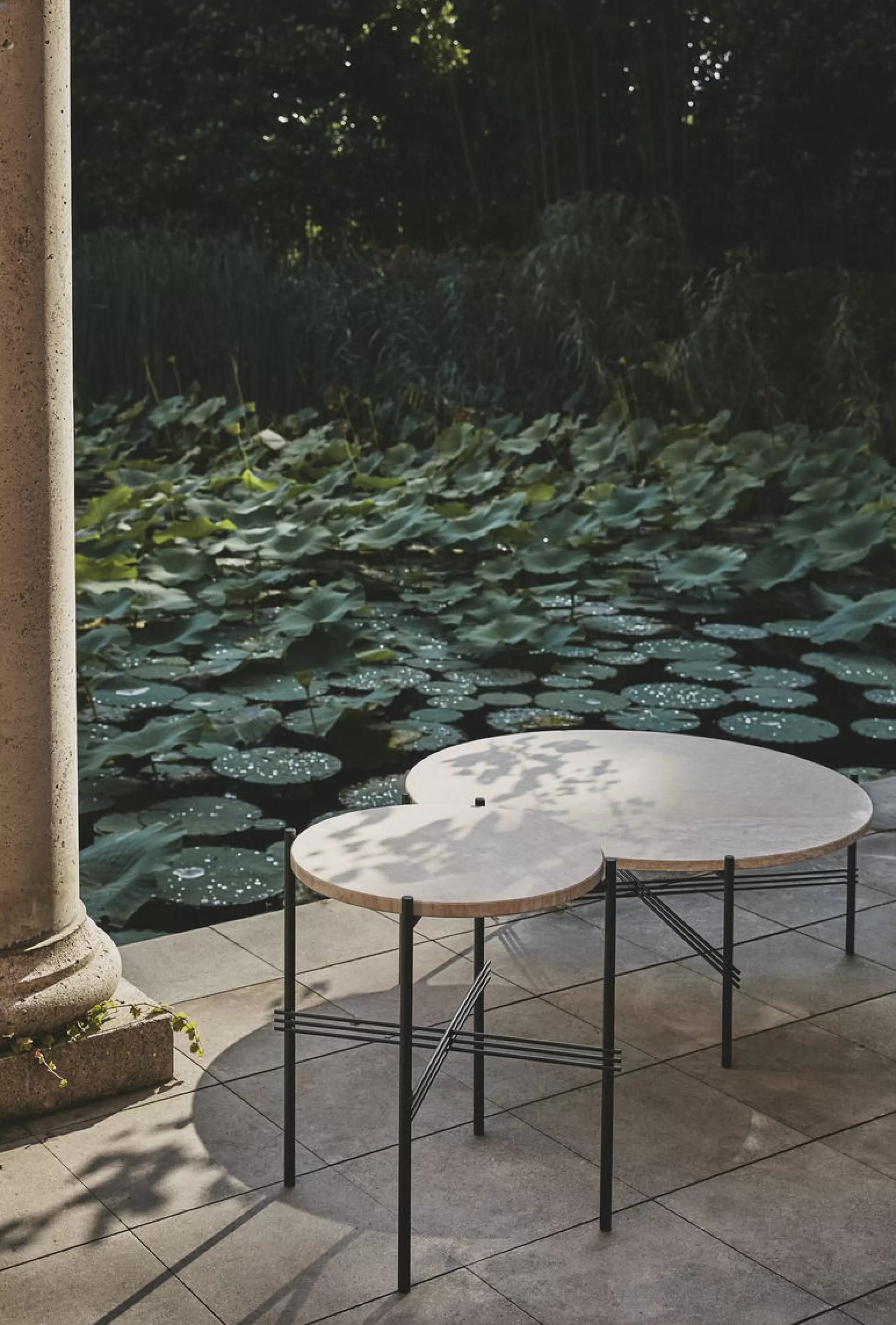 Tables Basses De Jardin>Gubi Table D'Appoint Ts Outdoor Pierre Beige / Travertin - O 40 X H 51 Cm - Beige - Noir