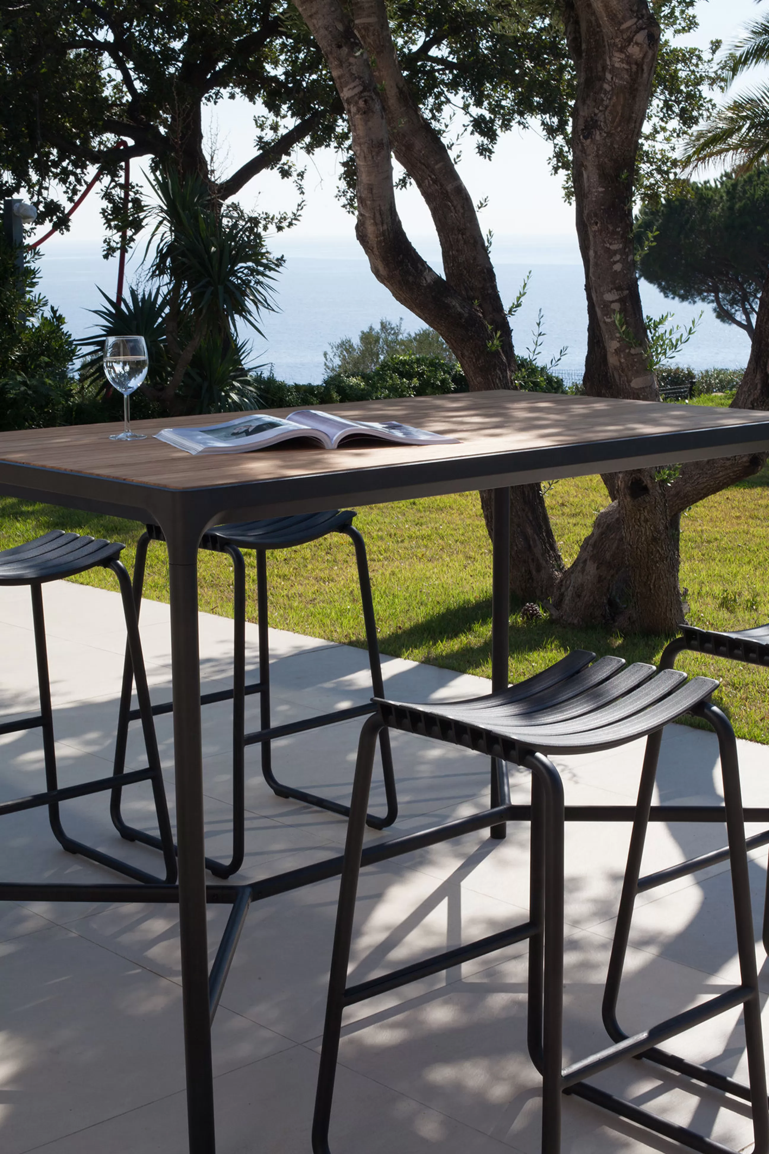 Tables Hautes Et Bars D'extérieur>Houe Table Haute Four Metal Noir Bois Naturel / L 160 X H 111 Cm - Bois Naturel - Noir